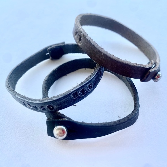 Bracelet - Picture 1 of 3